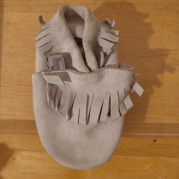 Project Five Suede Baby Moccasins - Picture 11 of 12